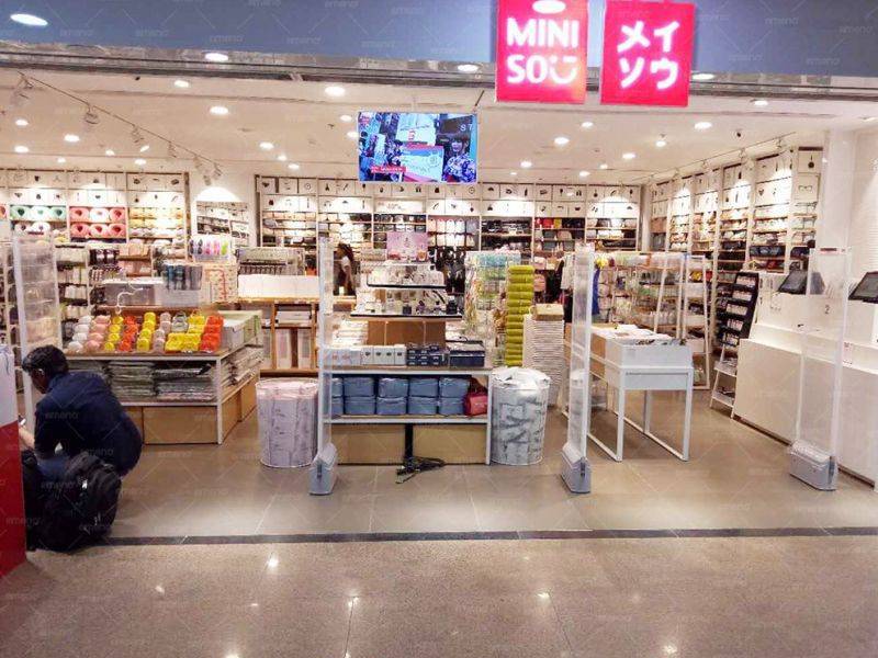 MINISO boutique installs CuboM AM7806 security door